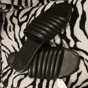 TIME & TRUE black Banded Slides size 8